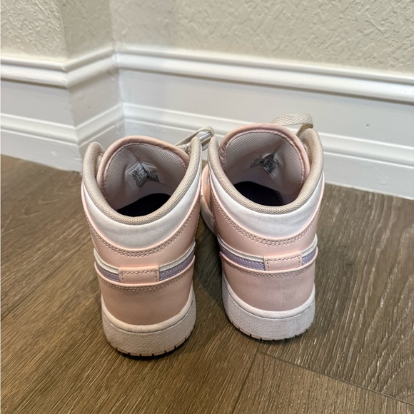 Nike Jordan 1 SE mids Kids' Sneakers size 3.5Y - Picture 4 of 4